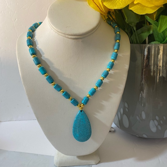 Chunky Statement Necklace - Picture 8 of 8